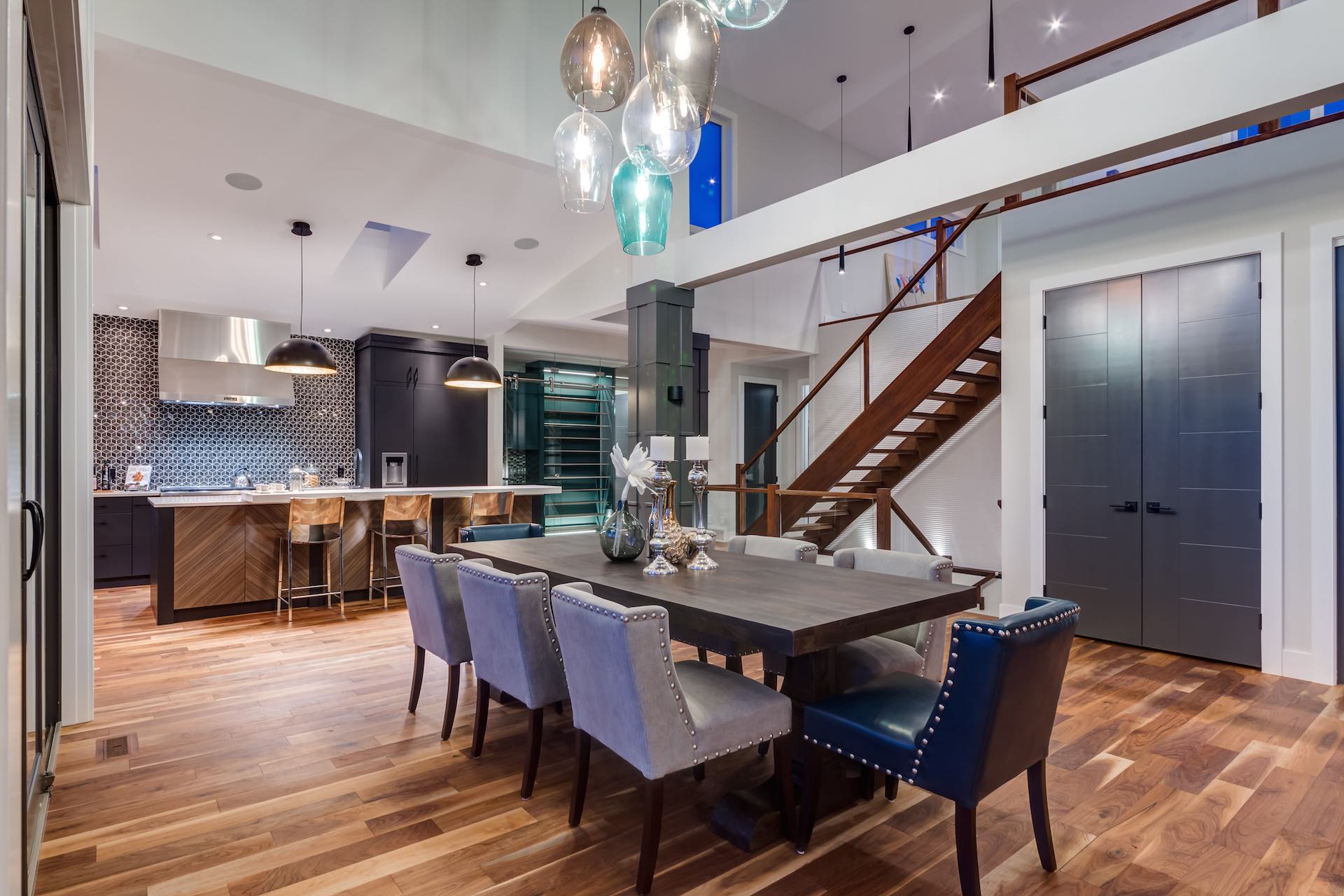 Calgary Luxury Renovations - Silverhorn 10 Kitchen