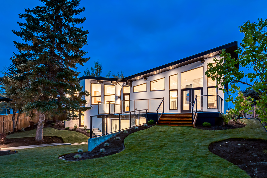 Read more about the article Luxury Outdoor Living: How to Create the Perfect Backyard